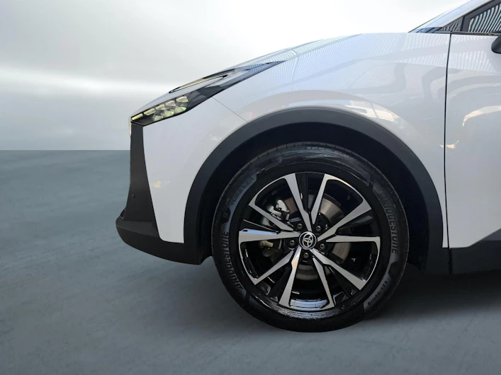 image du véhicule TOYOTA C-HR