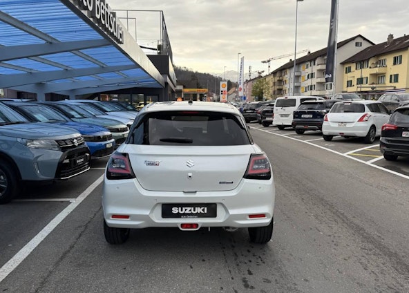 Vehicle image 4 Vehicle image 4