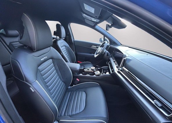 Vehicle image 18 Vehicle image 18