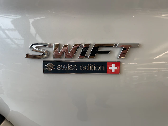 immagine del veicolo SUZUKI SWIFT