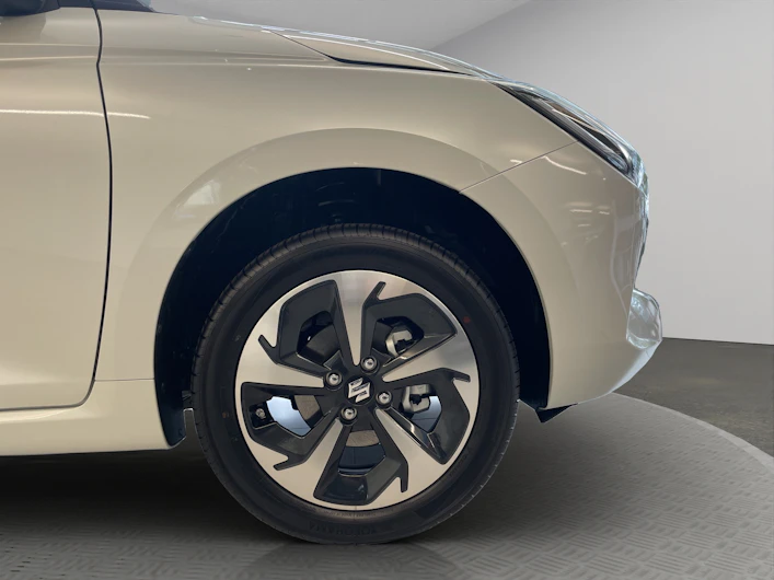 immagine del veicolo SUZUKI SWIFT