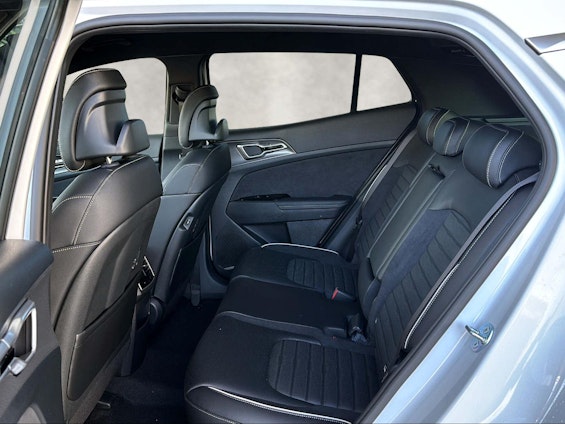 Vehicle image 6 Vehicle image 6