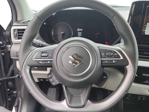 Vehicle image 9 Vehicle image 9