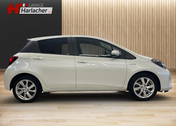 Vehicle image 3 Vehicle image 3