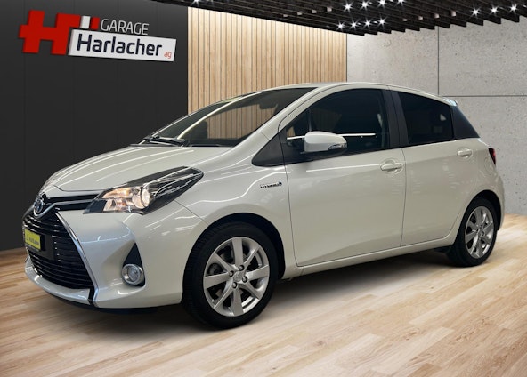 First vehicle image First vehicle image