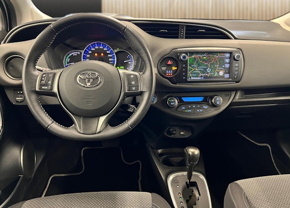 Vehicle image 13 Vehicle image 13