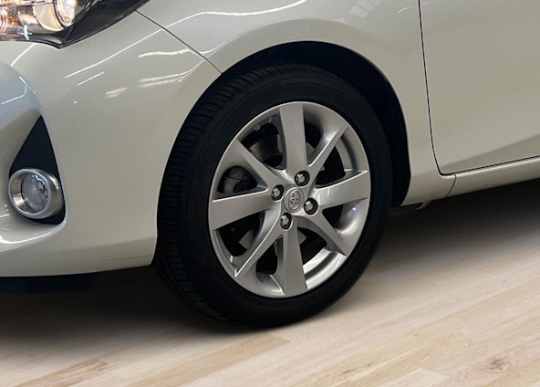 Vehicle image 9 Vehicle image 9