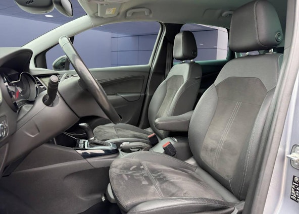 Vehicle image 5 Vehicle image 5