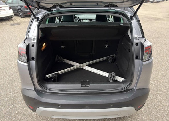 Vehicle image 9 Vehicle image 9