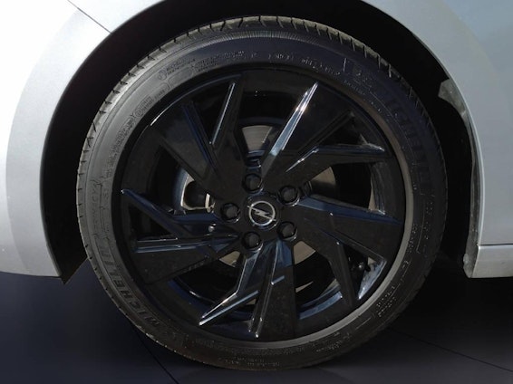 Vehicle image 6 Vehicle image 6