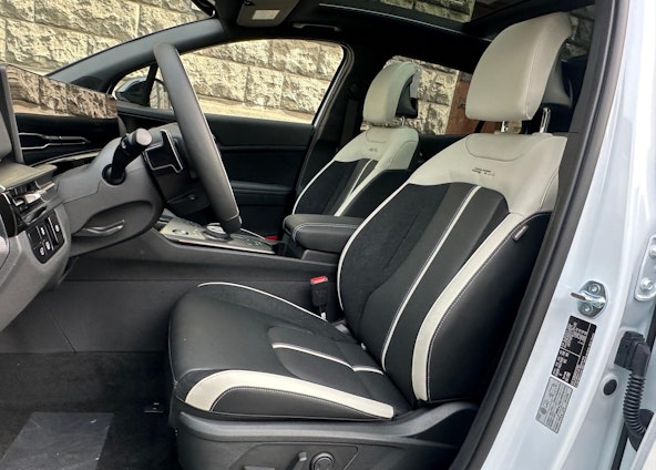 Vehicle image 7 Vehicle image 7