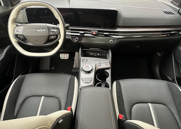 Vehicle image 8 Vehicle image 8