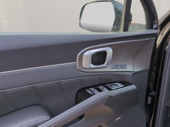 Vehicle image 18 Vehicle image 18