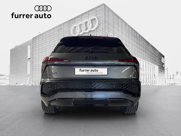 Audi Q3 SUV e-hybrid 200 kW S tronig