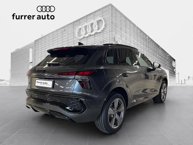 Audi Q3 SUV e-hybrid 200 kW S tronig
