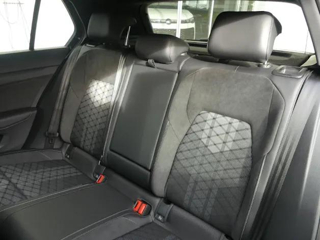 VW Golf 1.5 e TSI mHEV R-Line DSG