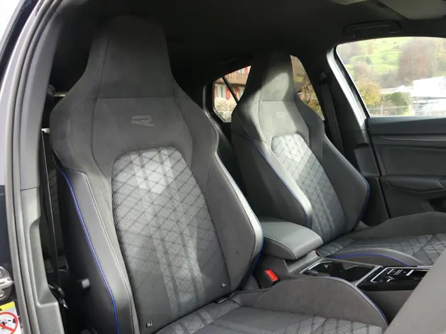 VW Golf 1.5 e TSI mHEV R-Line DSG
