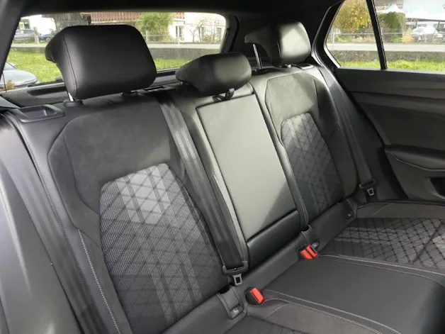 VW Golf 1.5 e TSI mHEV R-Line DSG