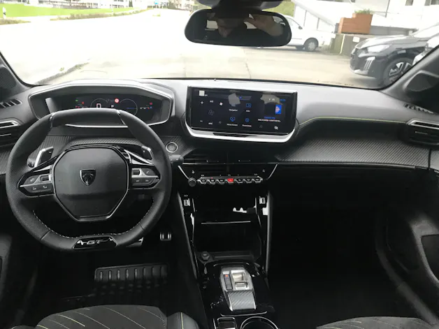 Peugeot 208 1.2 MHEV 110 GT