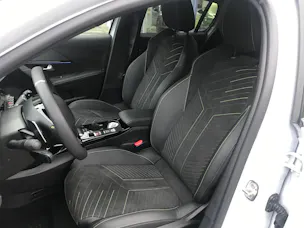 Peugeot 208 1.2 MHEV 110 GT