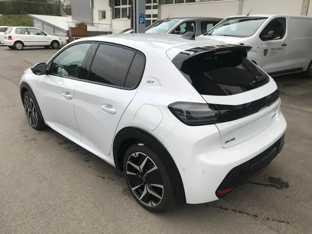Peugeot 208 1.2 MHEV 110 GT