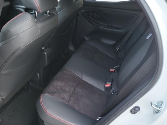 Vehicle image 14 Vehicle image 14