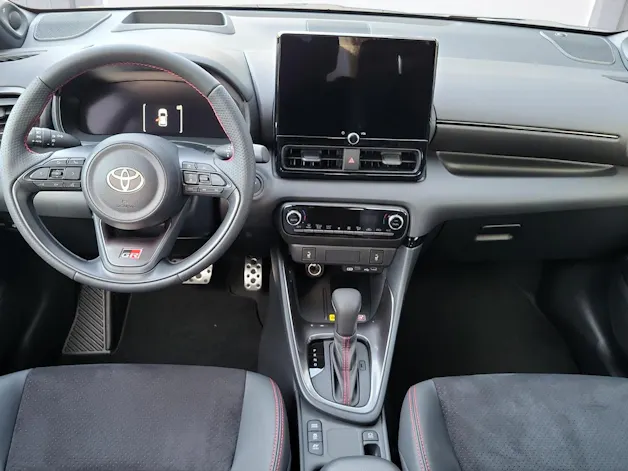 Toyota Yaris 1.5 VVT-i HSD GR Sport