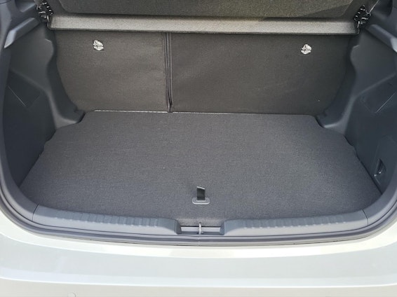 Vehicle image 15 Vehicle image 15