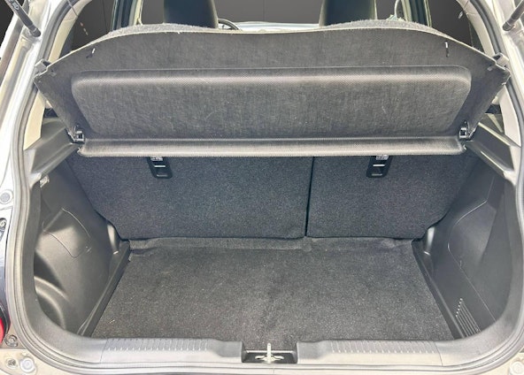 Vehicle image 6 Vehicle image 6