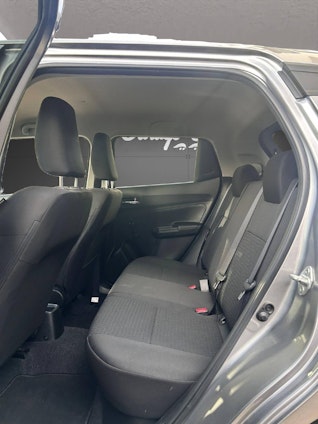 Vehicle image 3 Vehicle image 3