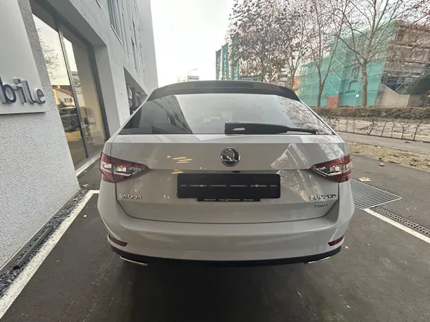 SKODA Superb Combi 2.0 TSI L&K DSG 4x4