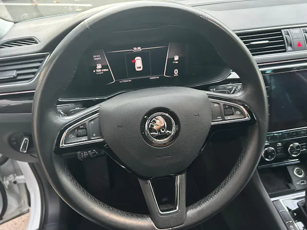 SKODA Superb Combi 2.0 TSI L&K DSG 4x4