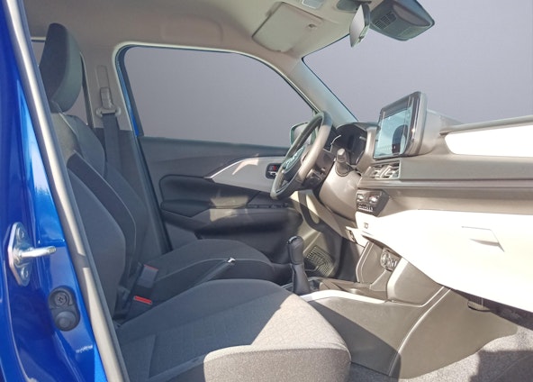 Vehicle image 15 Vehicle image 15