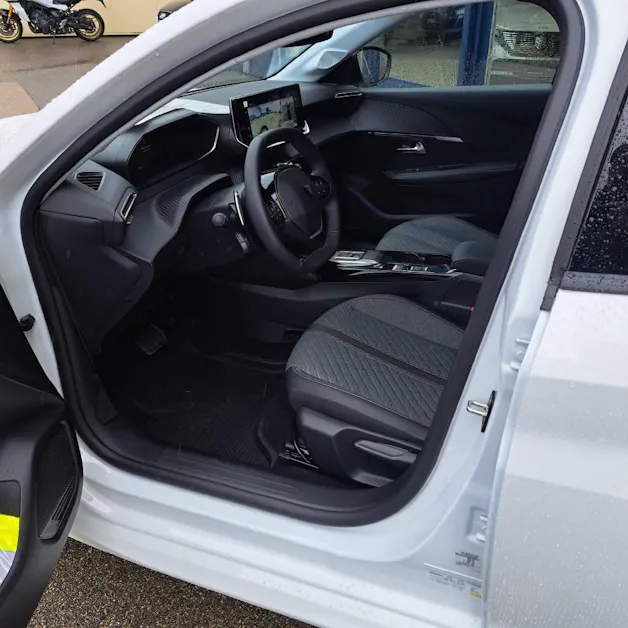 Peugeot 208 R 1.2 Hybrid Allure