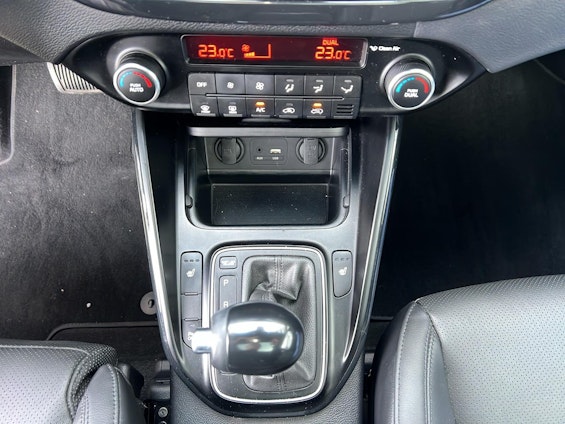 Vehicle image 15 Vehicle image 15