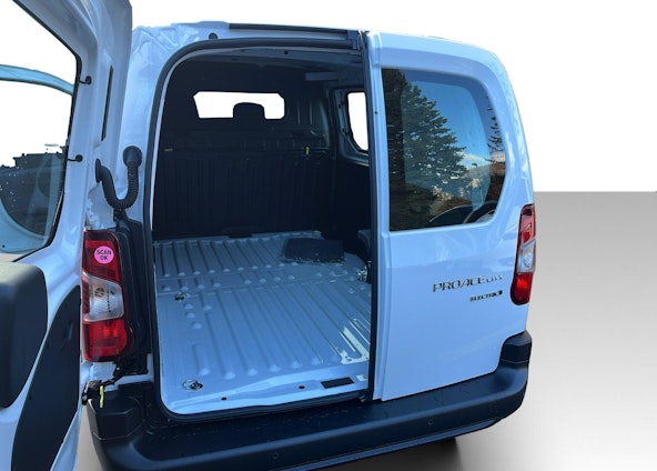 Vehicle image 9 Vehicle image 9