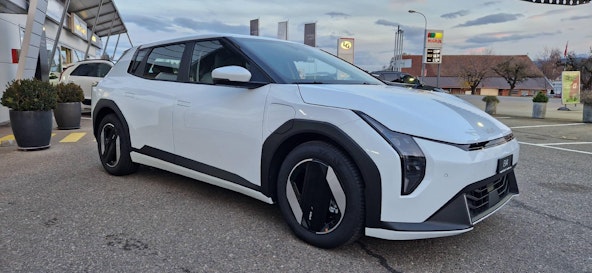 Vehicle image 12 Vehicle image 12