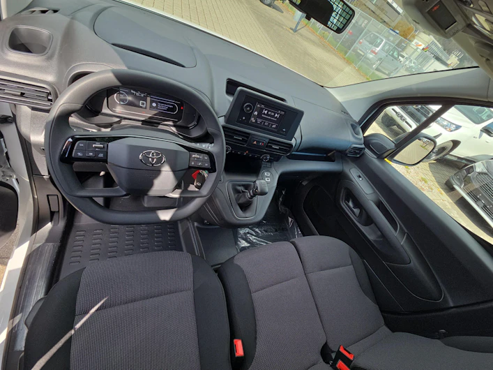 Fahrzeugbild TOYOTA PROACE CITY