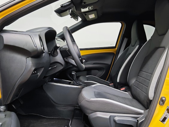 Vehicle image 6 Vehicle image 6