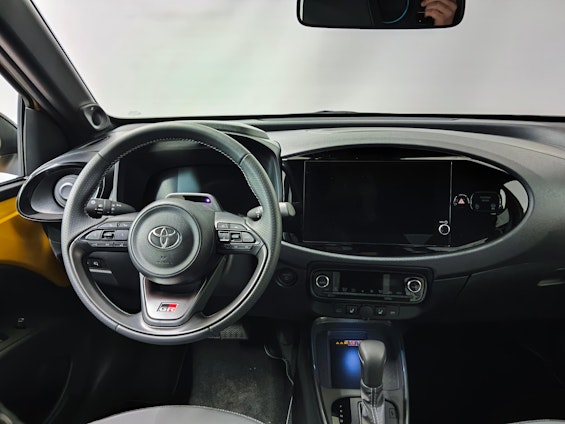 Vehicle image 5 Vehicle image 5