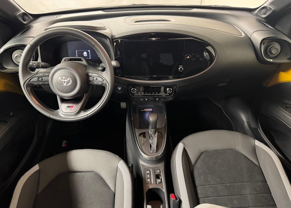 Vehicle image 6 Vehicle image 6