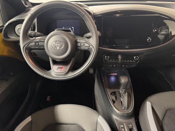 Vehicle image 5 Vehicle image 5