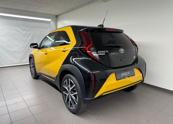 Vehicle image 3 Vehicle image 3