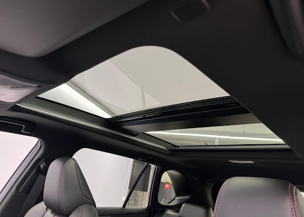 Vehicle image 18 Vehicle image 18