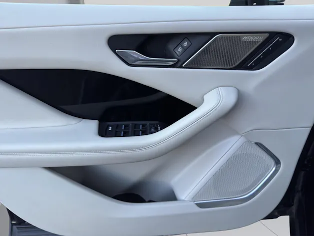 Jaguar I-Pace EV400 HSE AWD 1.99% Leasing / Luftfederung