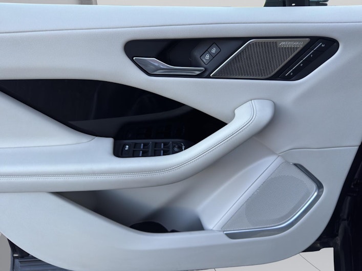 Vehicle image JAGUAR I-PACE