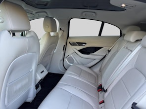 Vehicle image JAGUAR I-Pace EV400 HSE AWD