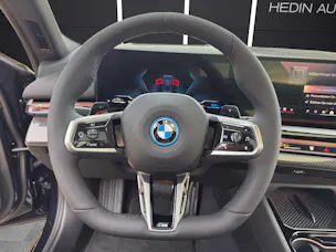 BMW 550e xDrive Touring