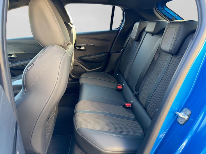 Vehicle image PEUGEOT 208