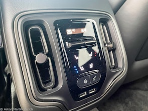 Vehicle image ASTON MARTIN DBX 4.0 V8 Bi-Turbo